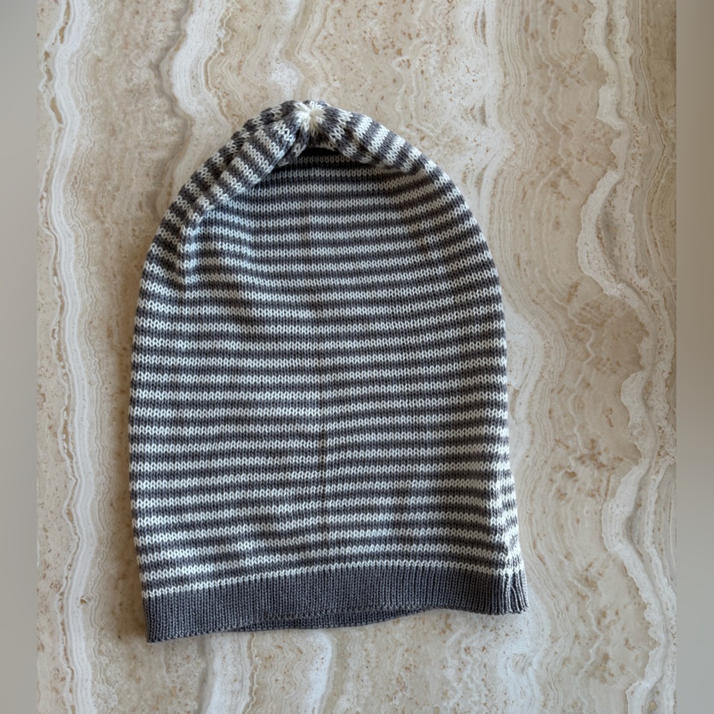 WOMAN’S TAUPE/WHITE STRIPED KNIT HAT/BEANIE